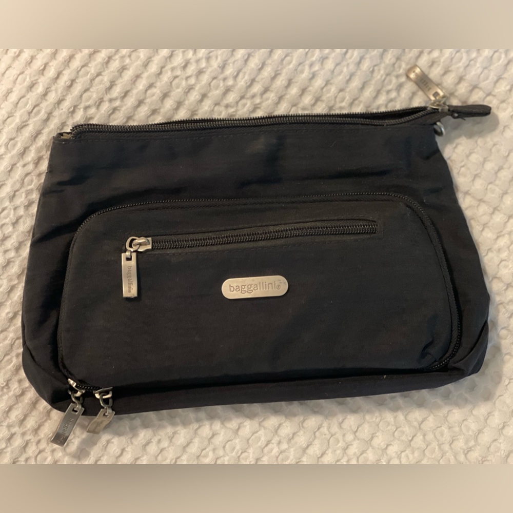 Baggallini Black Clutch Purse Wallet Bag